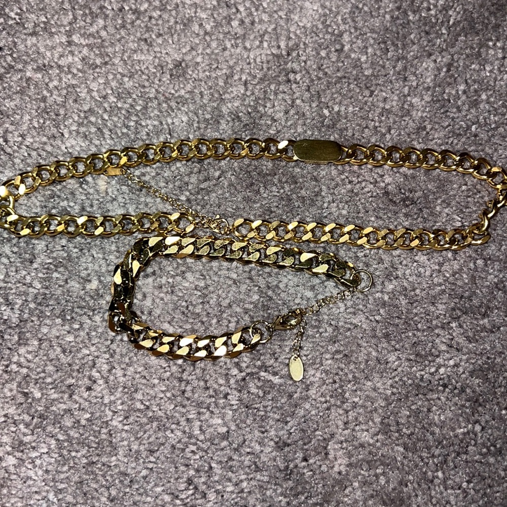 Necklace and bracelet set